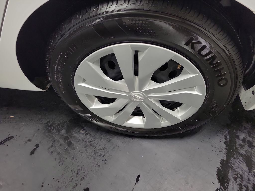 Used 2024 Nissan Versa S w/ Trunk Package image 10