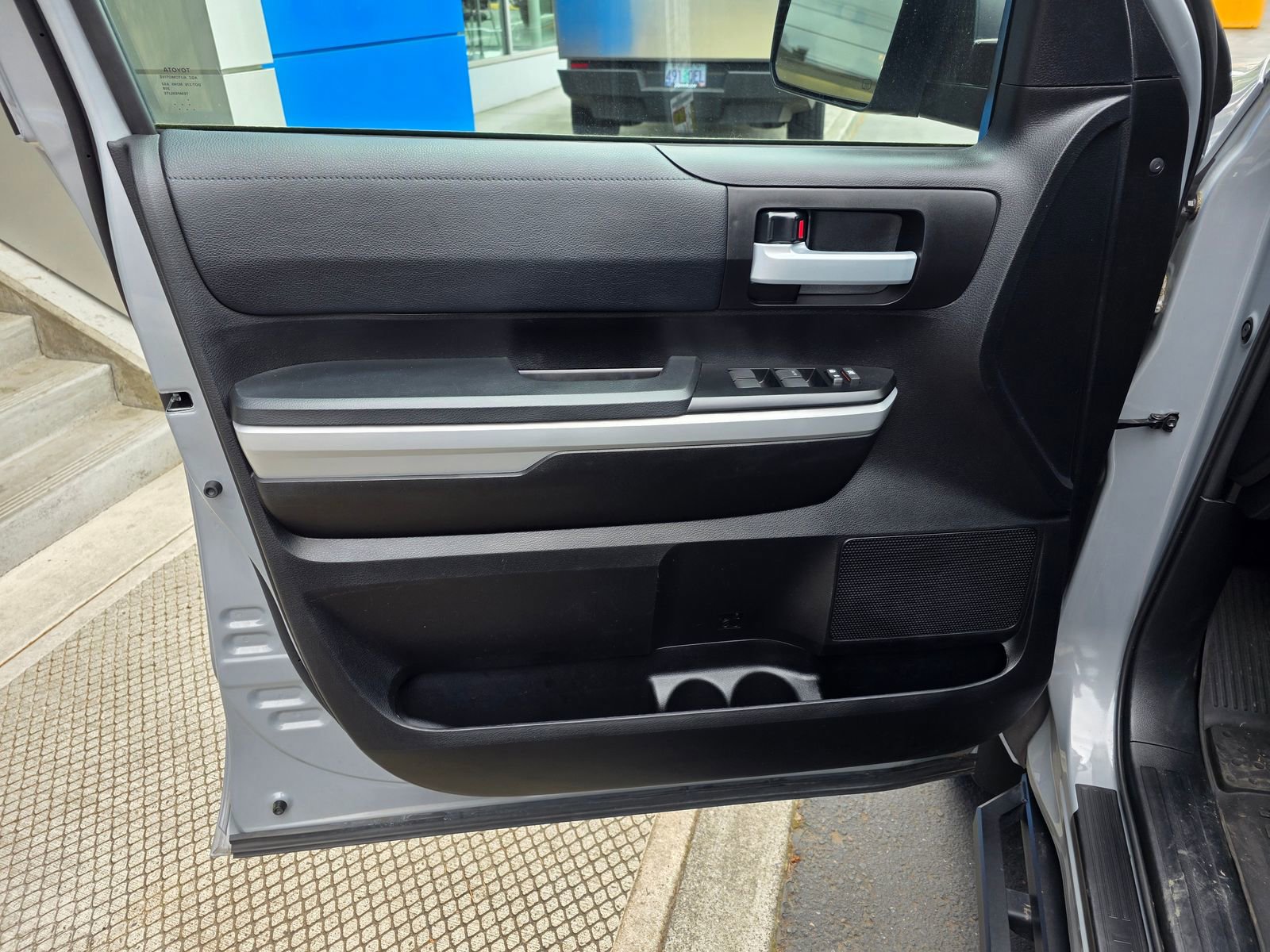 Used 2021 Toyota Tundra SR5 AWD/4WD image 10