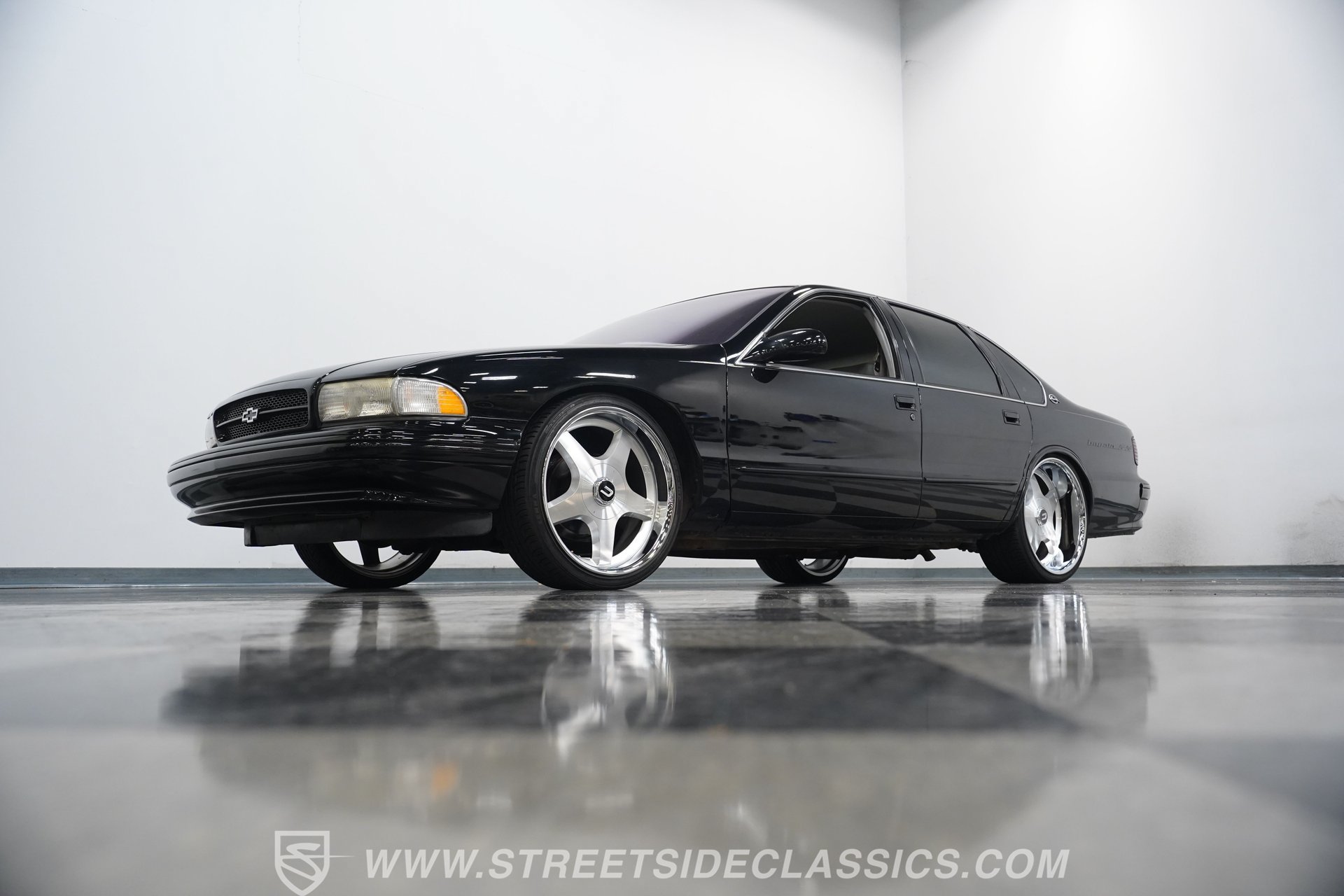Used 1996 Chevrolet Impala SS RWD image 21