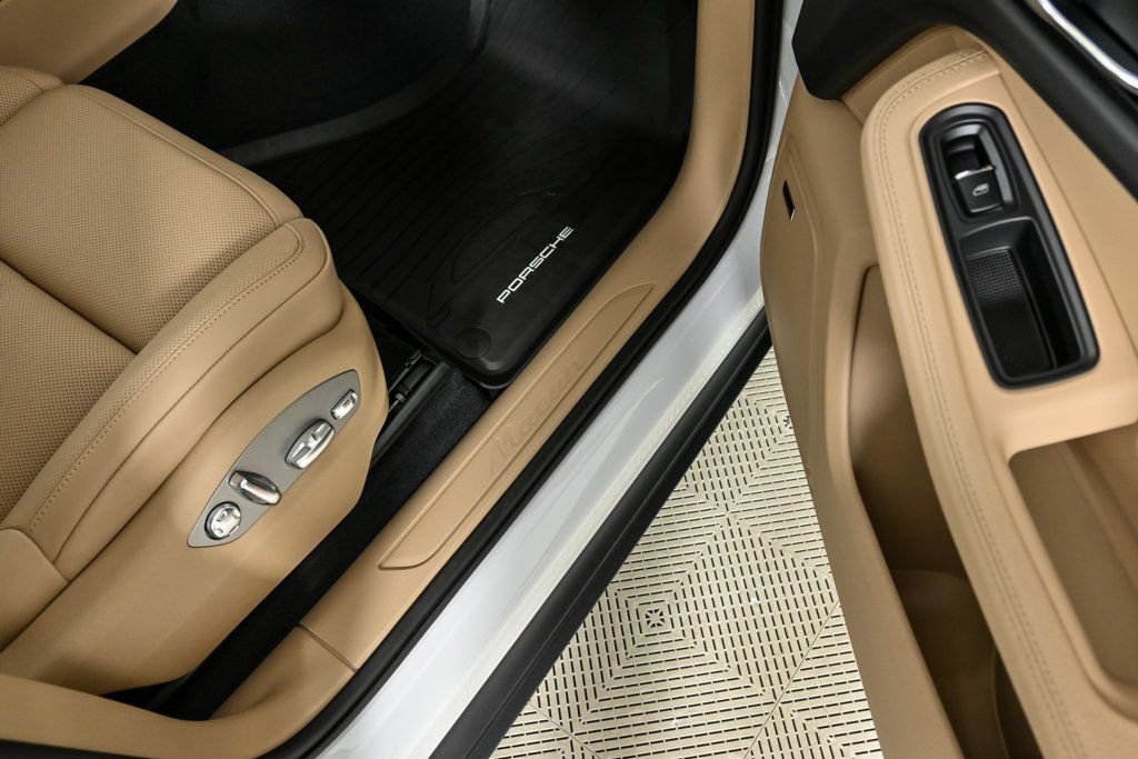 New 2026 Porsche Macan image 26