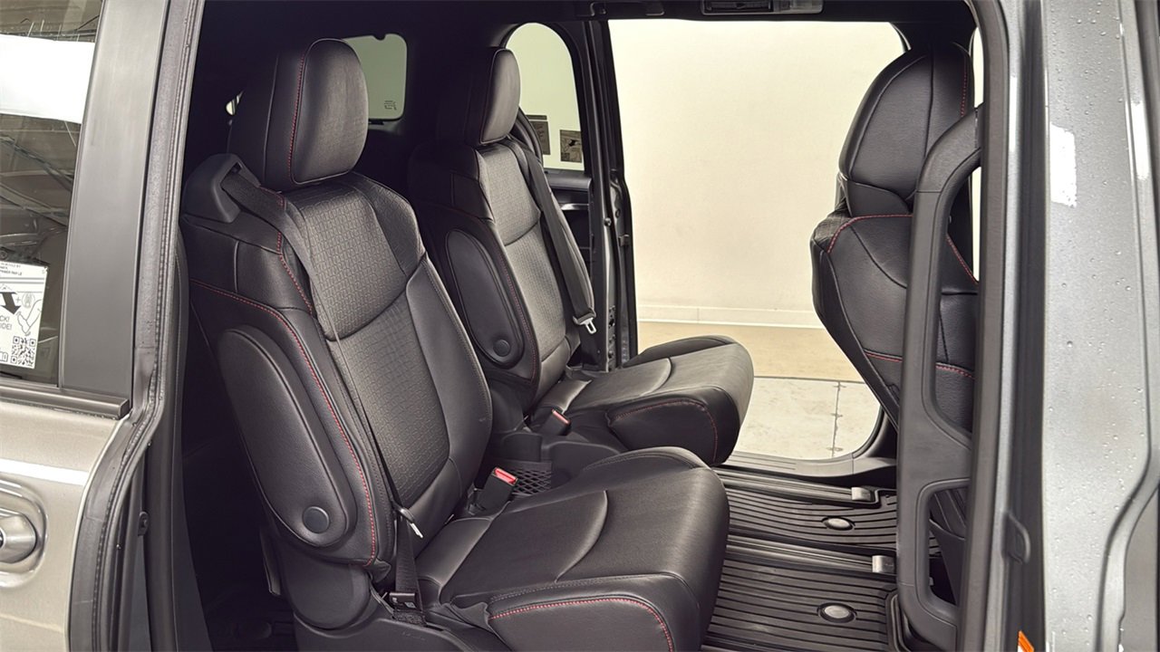 New 2026 Toyota Sienna XSE image 18