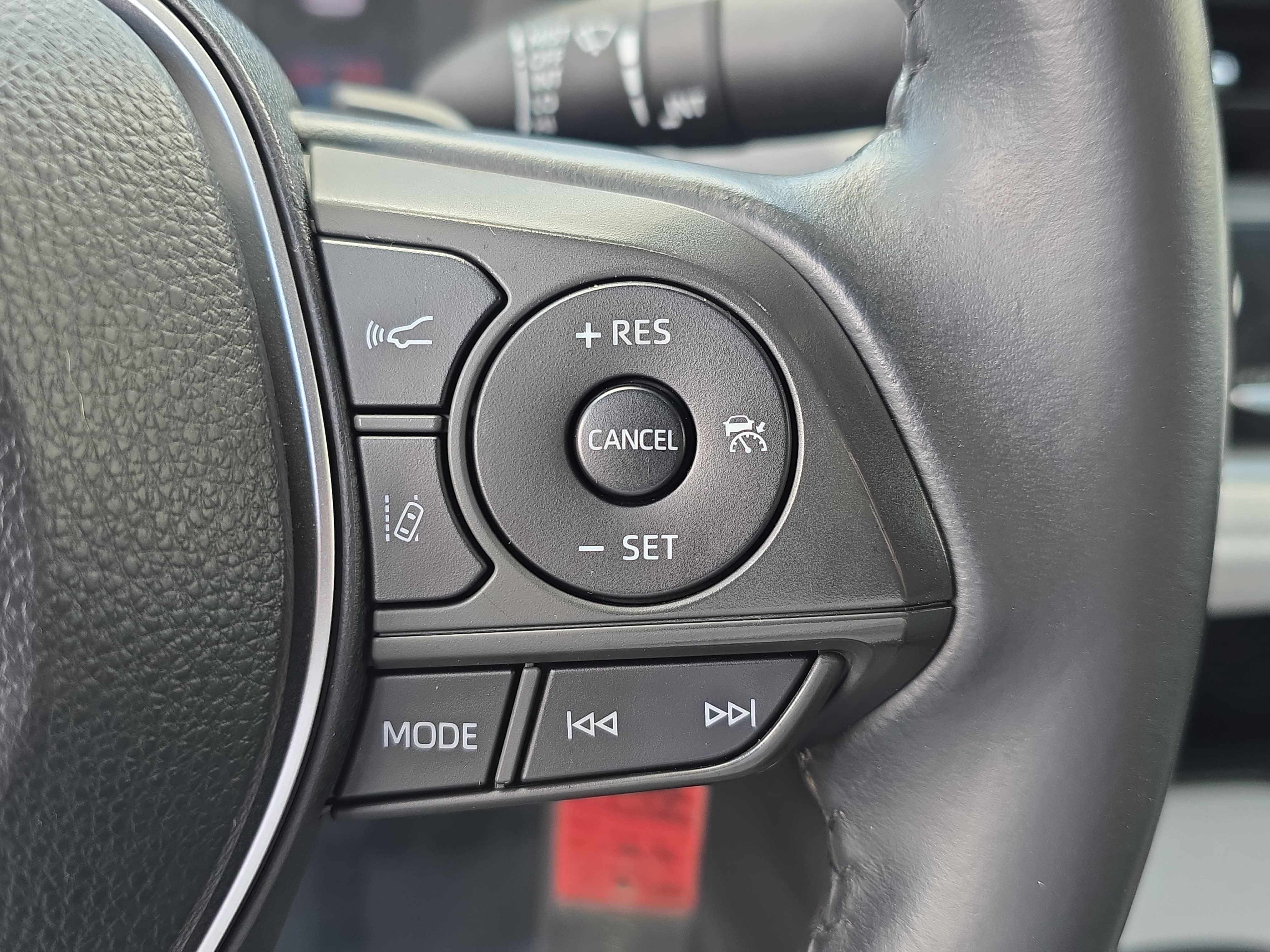 Used 2020 Toyota Corolla SE FWD image 15