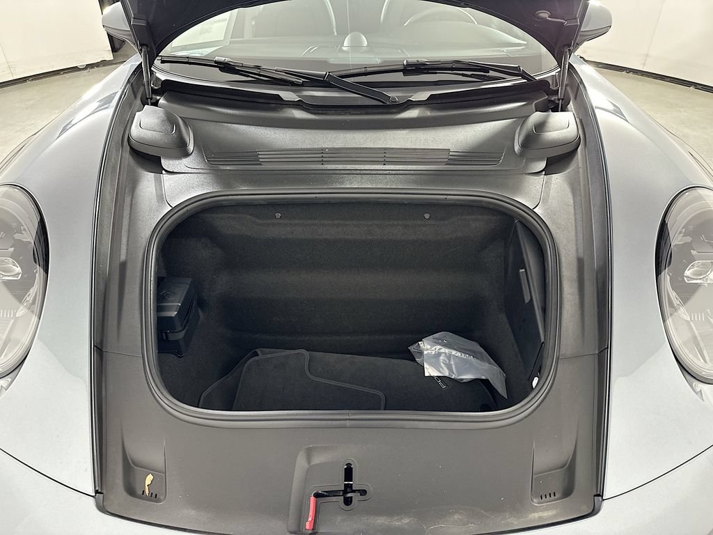 Certified 2025 Porsche 911 Carrera RWD image 30