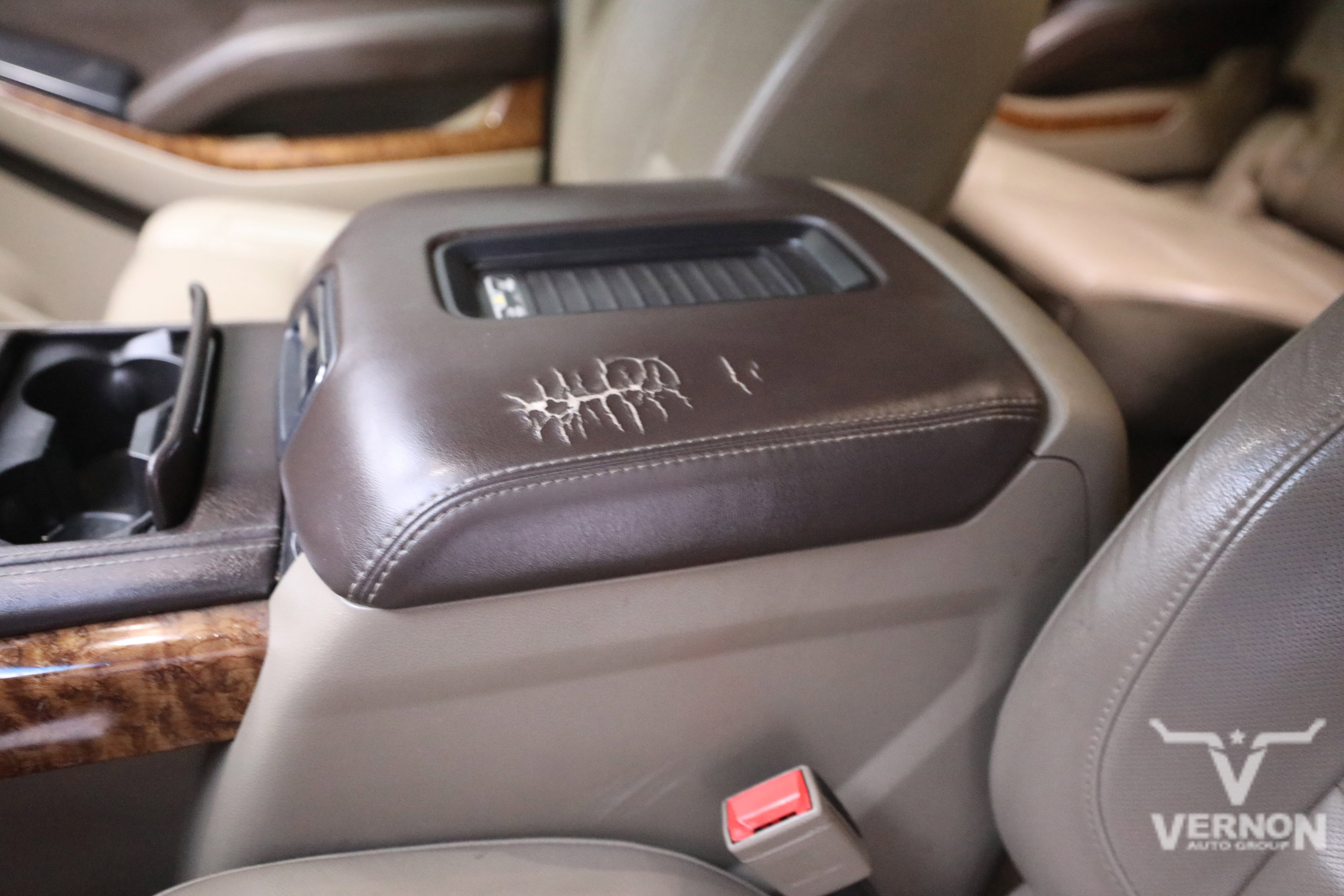 Used 2016 Chevrolet Suburban LTZ image 16