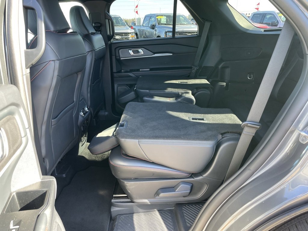 Used 2025 Ford Explorer ST-Line image 57