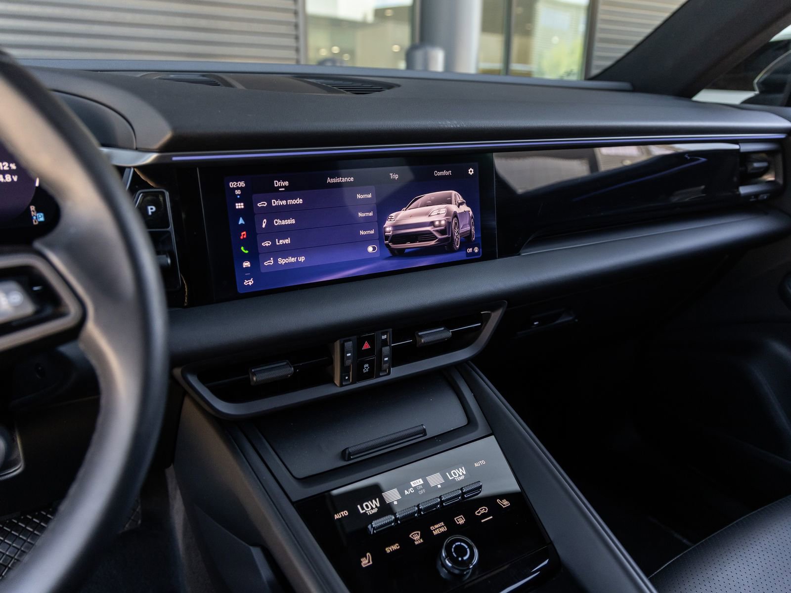 Certified 2025 Porsche Macan Electric image 26