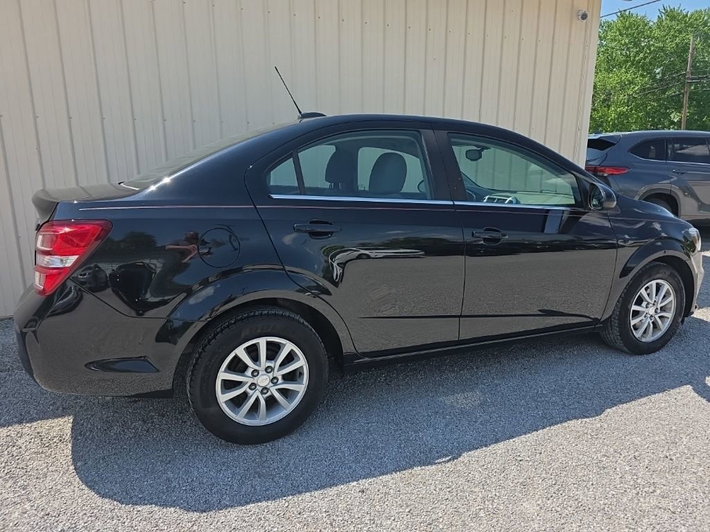 Used 2018 Chevrolet Sonic LT FWD image 4