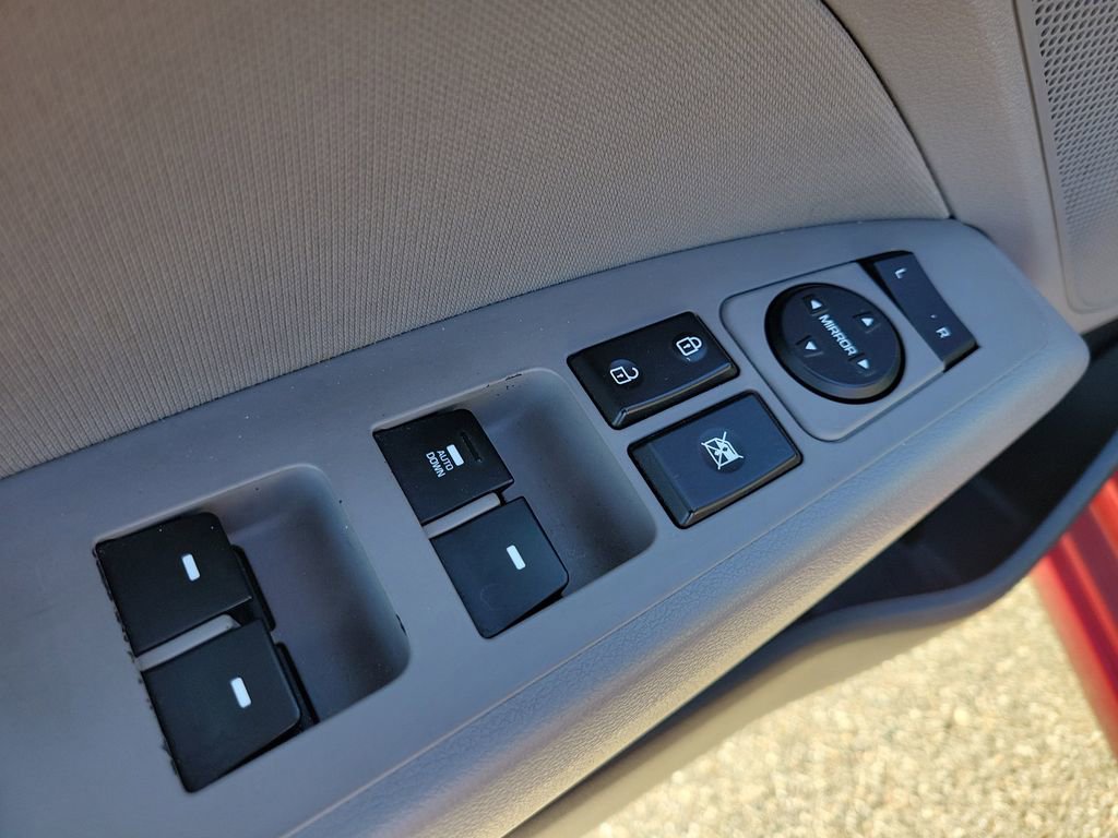 Used 2020 Hyundai Elantra SEL image 14