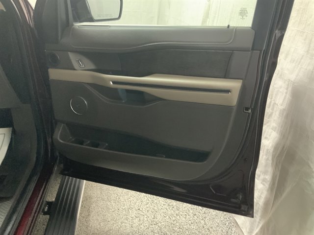 Used 2021 Ford Expedition Max Limited image 26