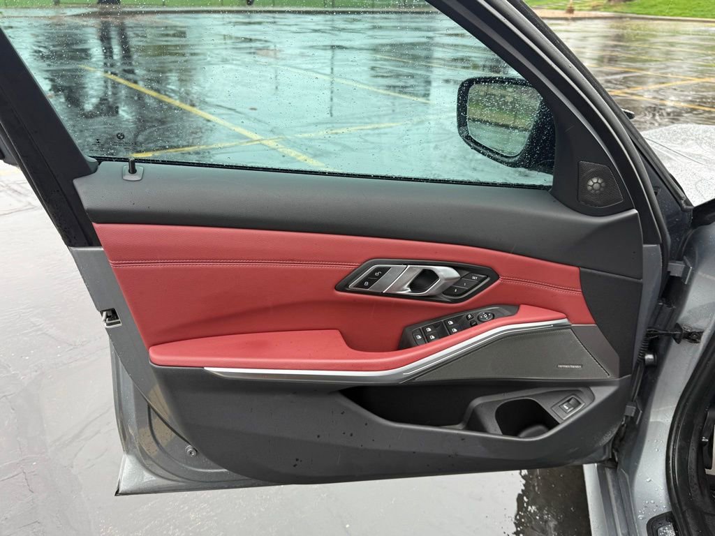 Used 2023 BMW M340i xDrive image 9