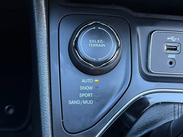 Used 2022 Jeep Cherokee Limited w/ Elite Package image 56