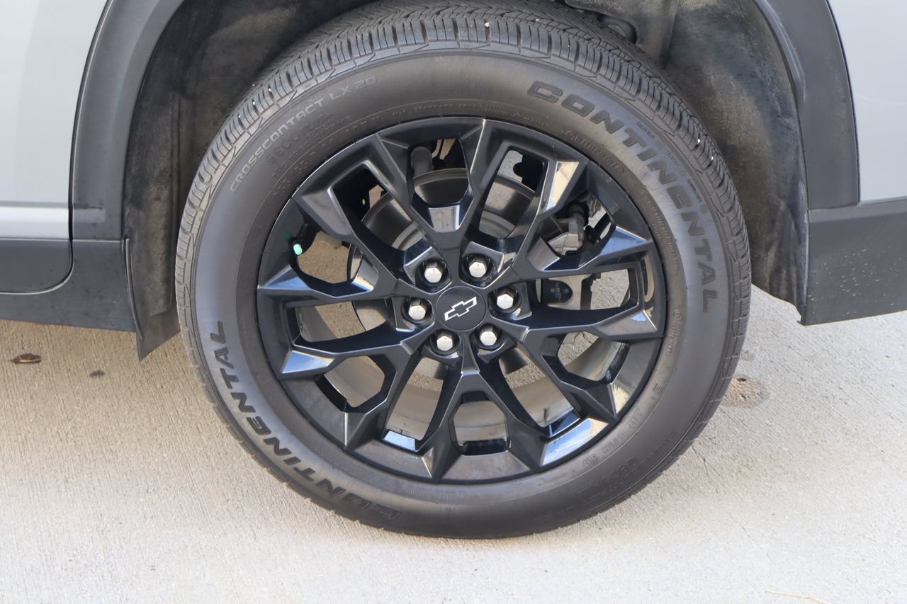 Used 2024 Chevrolet Traverse LS w/ Midnight/Sport Edition FWD image 30