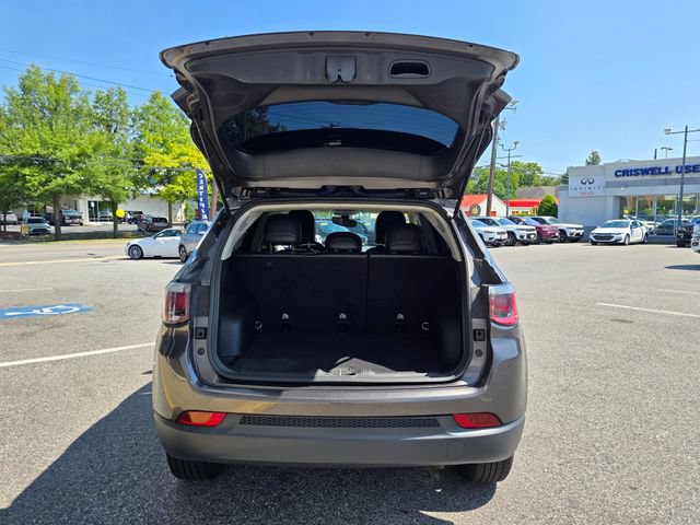 Used 2021 Jeep Compass Latitude w/ Mopar Graphics Package AWD/4WD image 30