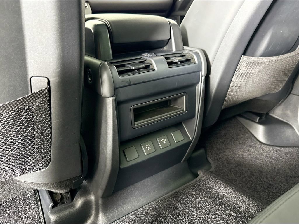 Used 2025 Land Rover Defender 110 S image 16
