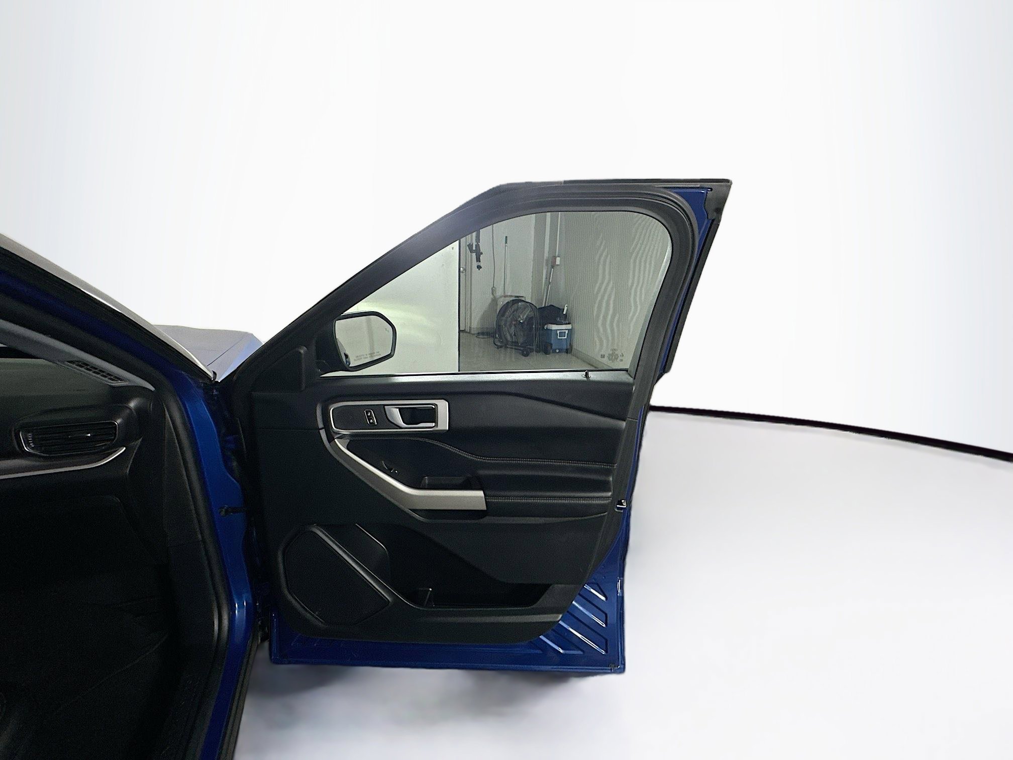 Used 2023 Ford Explorer XLT w/ Equipment Group 202A image 33