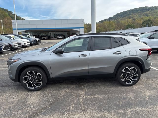 New 2026 Chevrolet Trax RS w/ Sunroof Package image 2