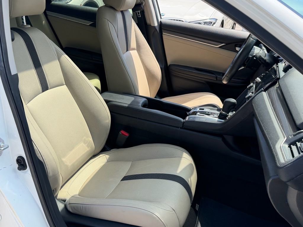 Used 2019 Honda Civic Touring image 15