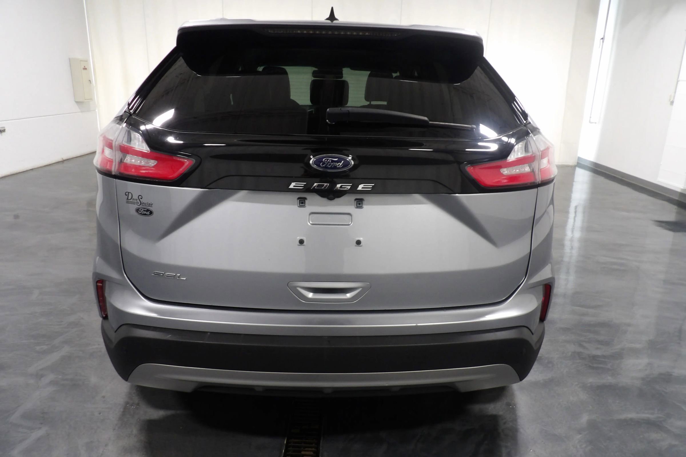 Used 2021 Ford Edge SEL w/ Convenience Package FWD image 5
