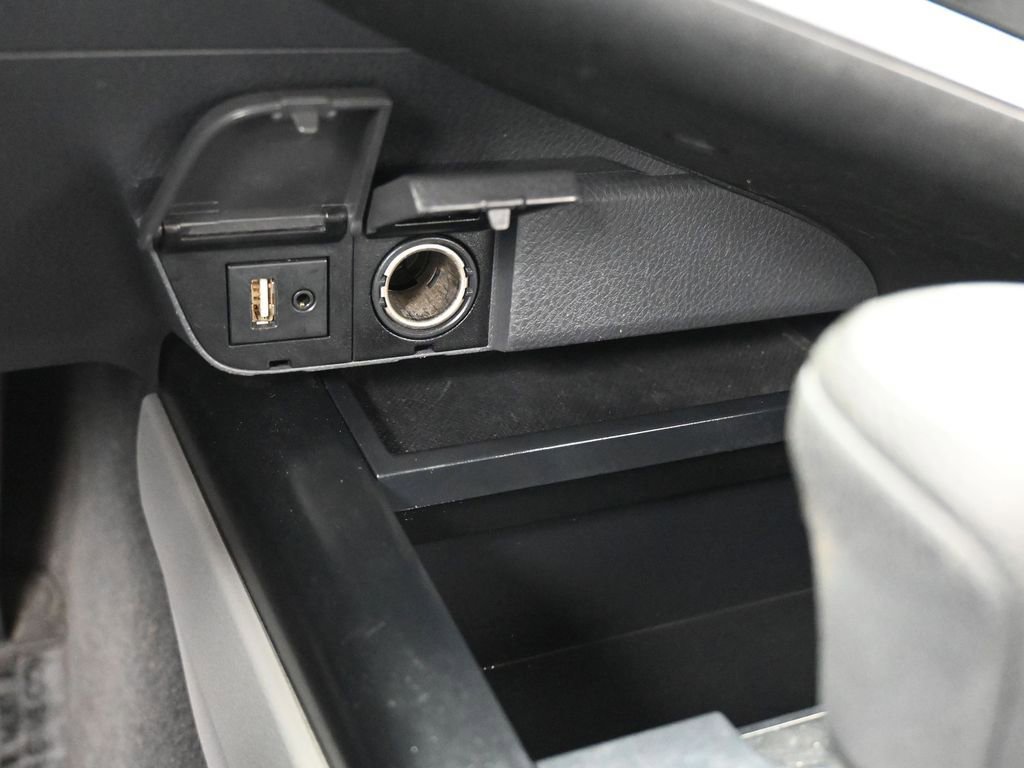 Used 2019 Toyota Camry LE image 26