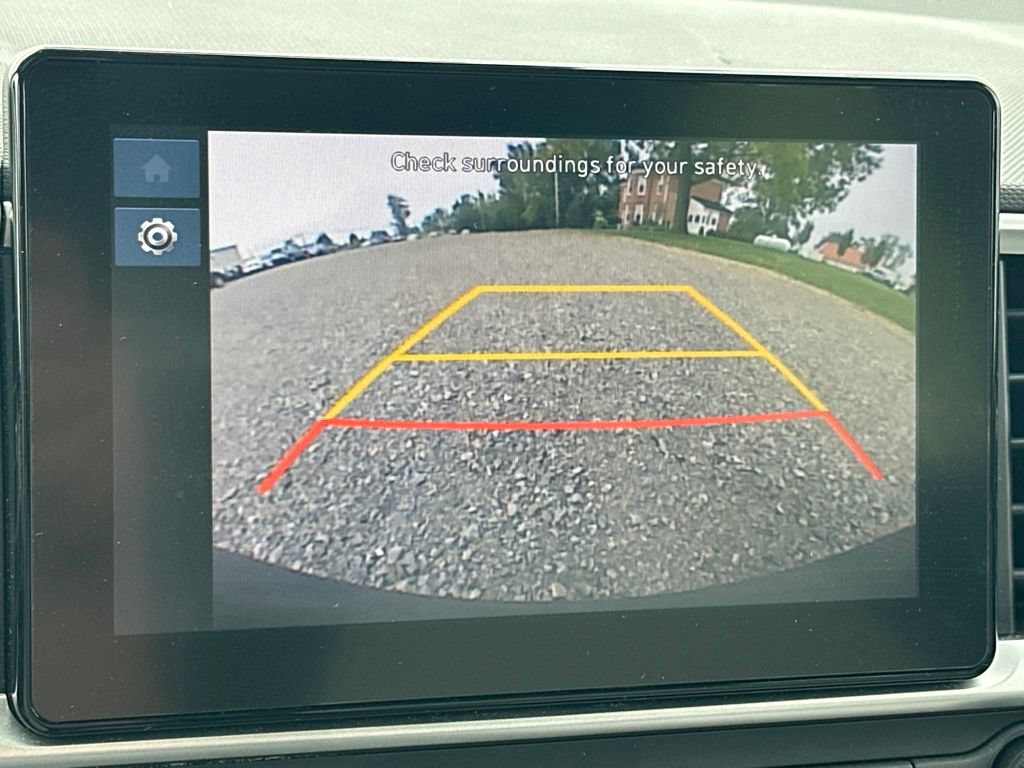 Used 2025 Hyundai Venue SEL FWD image 23