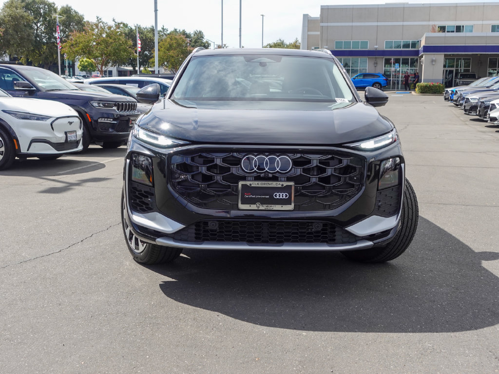 Used 2026 Audi Q3 quattro 2.0T w/ Driver Assistance Package AWD/4WD image 3