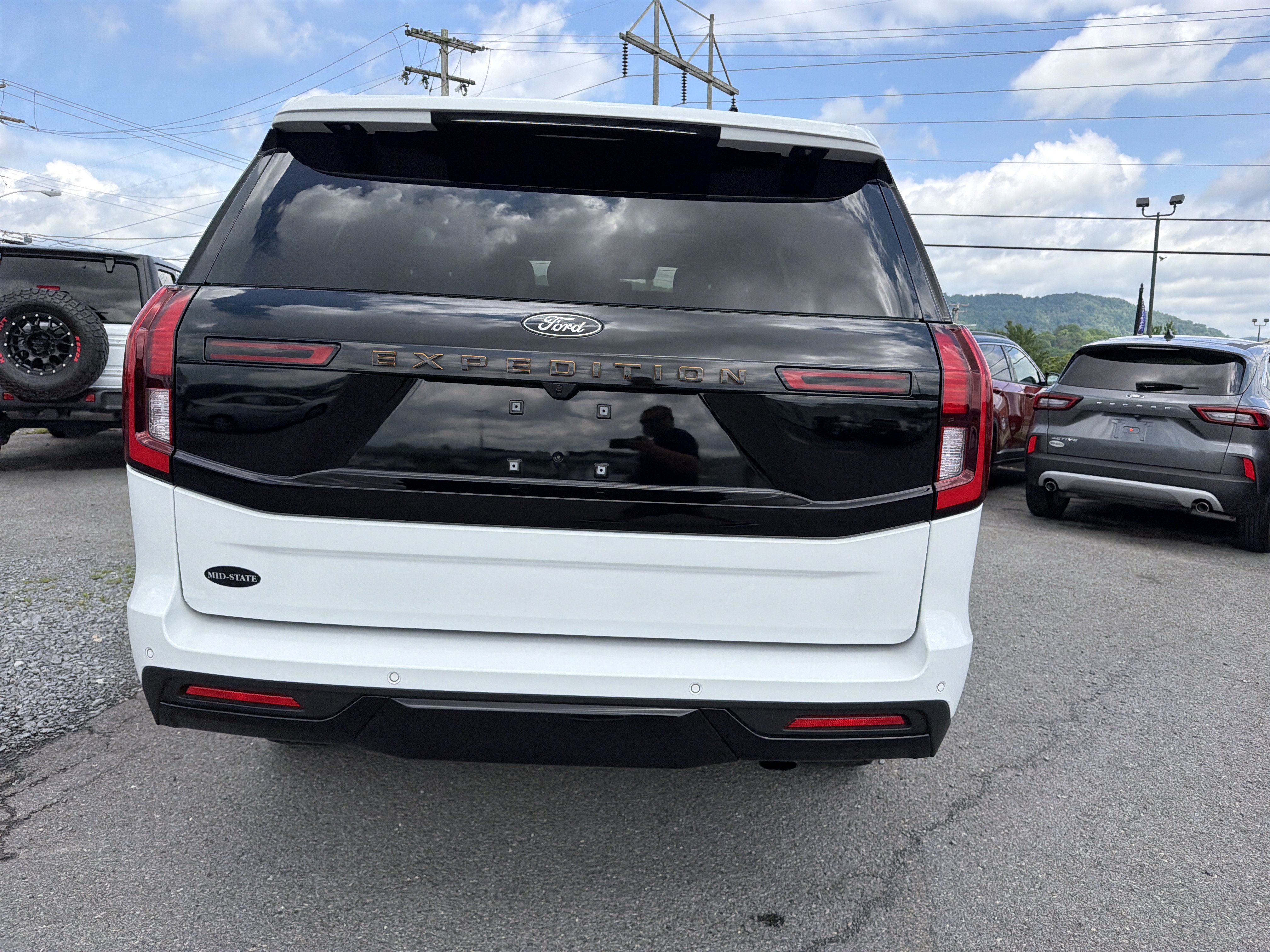 Used 2025 Ford Expedition Tremor AWD/4WD image 5