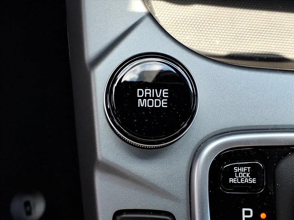 Used 2025 Kia Seltos LX AWD/4WD image 10