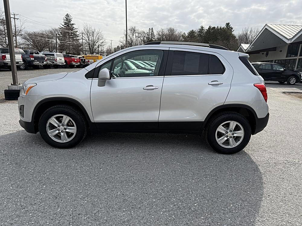 Used 2015 Chevrolet Trax LT w/ LT Plus Package AWD/4WD image 2