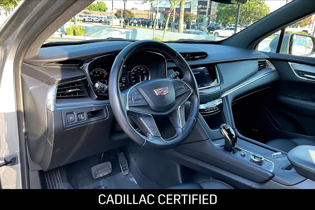 Used 2023 Cadillac XT5 Luxury w/ LPO, Floor Liner Package AWD/4WD image 16