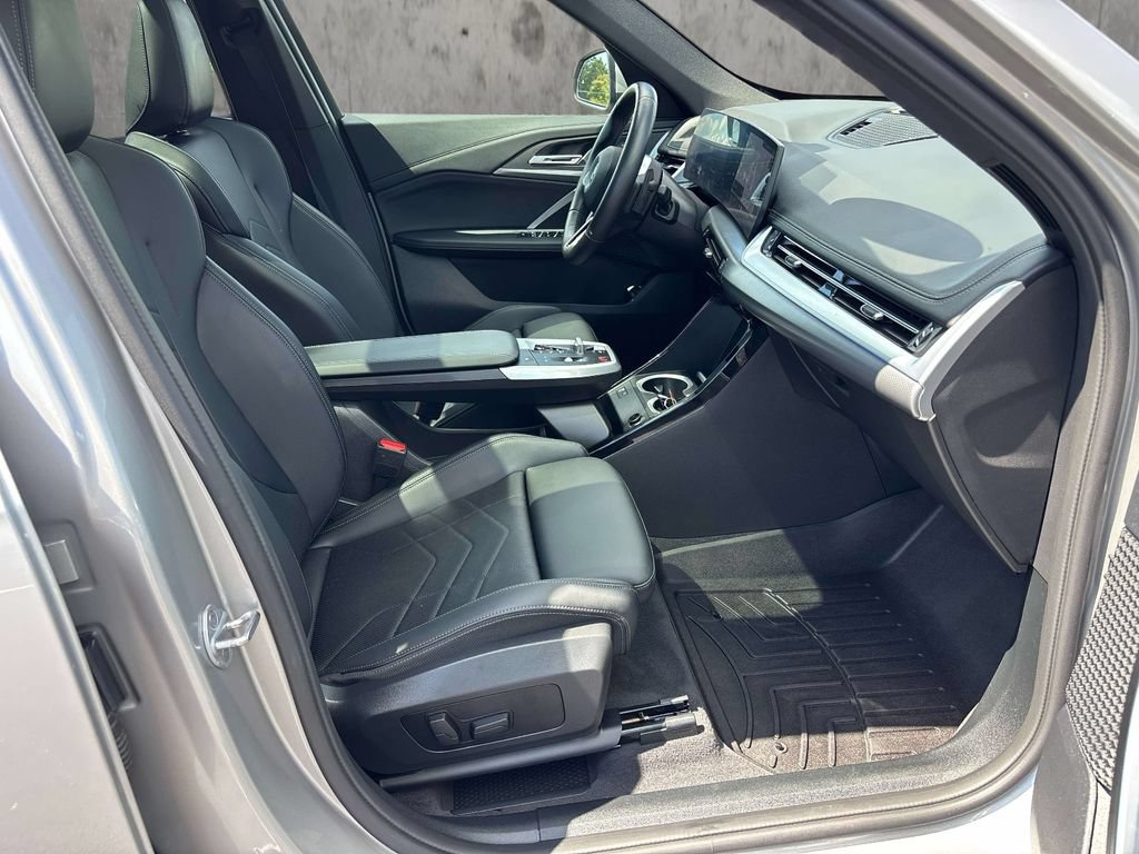 Used 2025 BMW X1 xDrive28i AWD/4WD image 18