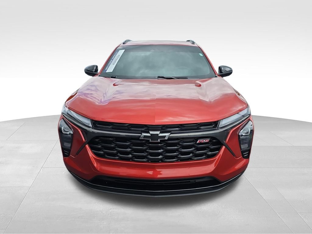 Used 2024 Chevrolet Trax RS w/ Sunroof Package FWD image 2