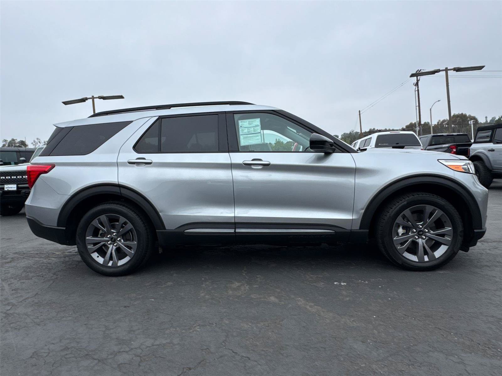 Certified 2023 Ford Explorer XLT w/ Equipment Group 202A RWD image 7
