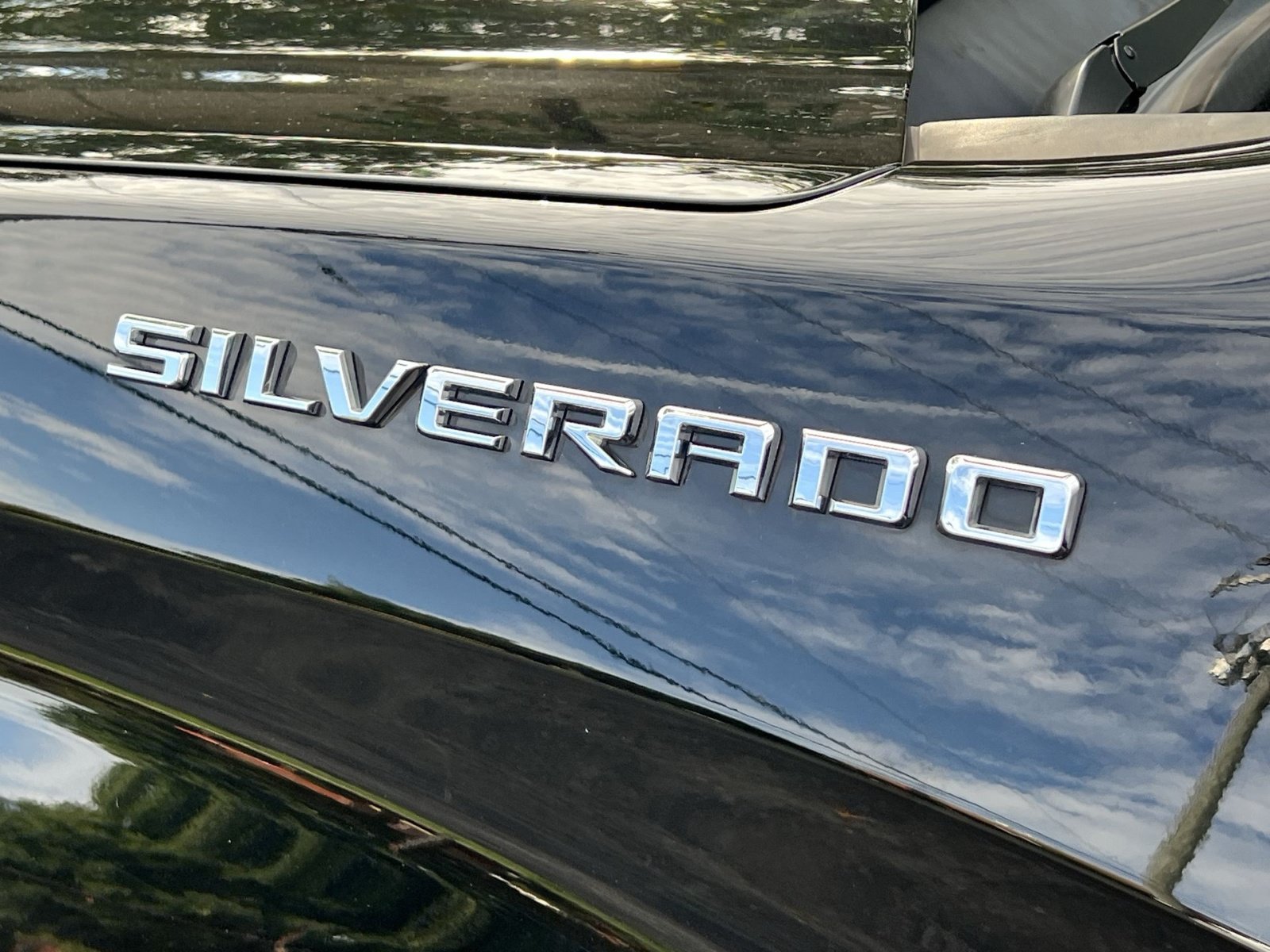 Used 2021 Chevrolet Silverado 1500 LT w/ Convenience Package II AWD/4WD image 12