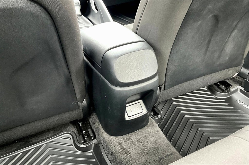 Certified 2025 Hyundai Elantra Sport image 33