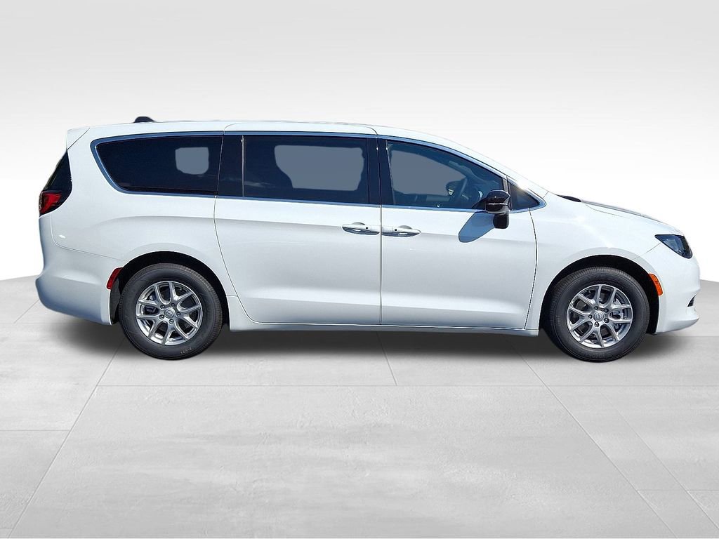 New 2025 Chrysler Voyager LX image 8