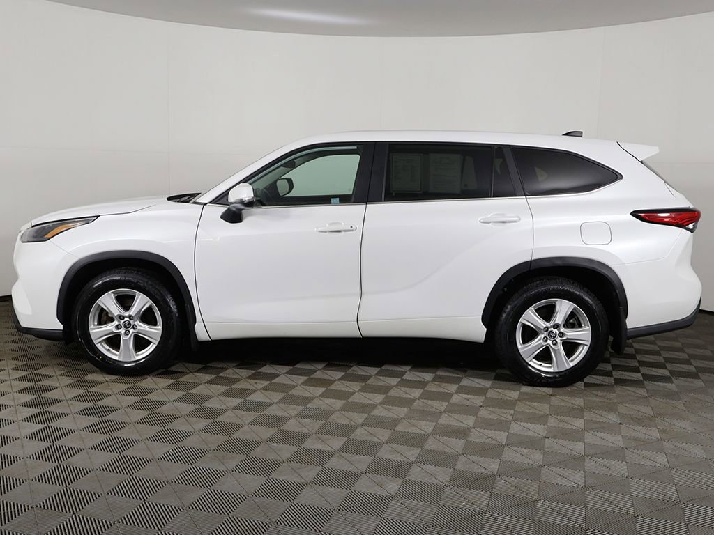 Used 2023 Toyota Highlander L AWD/4WD image 14