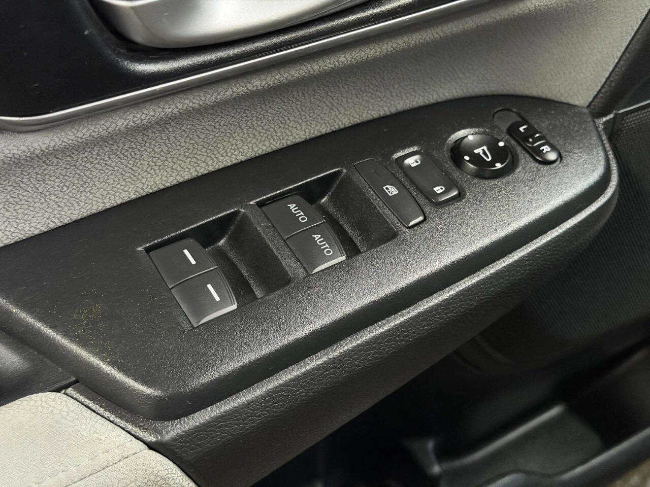Used 2017 Honda CR-V EX image 15
