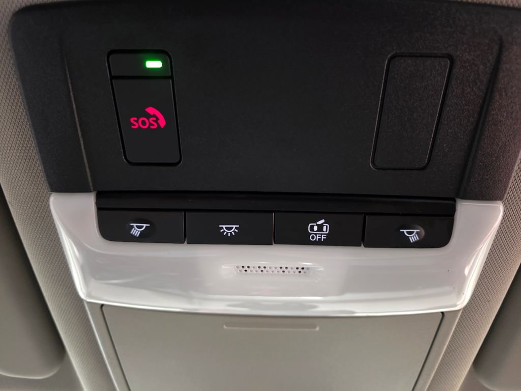 Used 2023 Nissan Rogue SV image 25