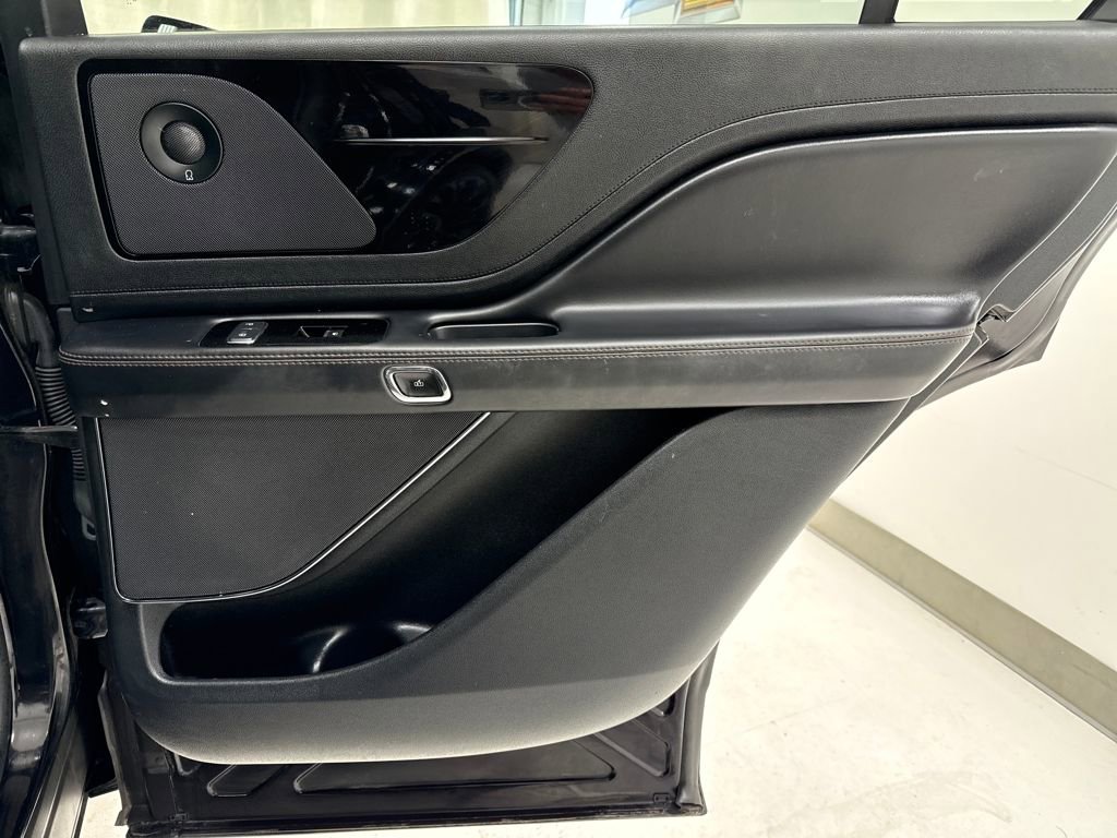 Used 2021 Lincoln Aviator Reserve w/ Equipment Group 208A image 11