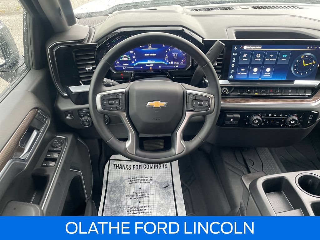 Used 2025 Chevrolet Silverado 1500 LT AWD/4WD image 16