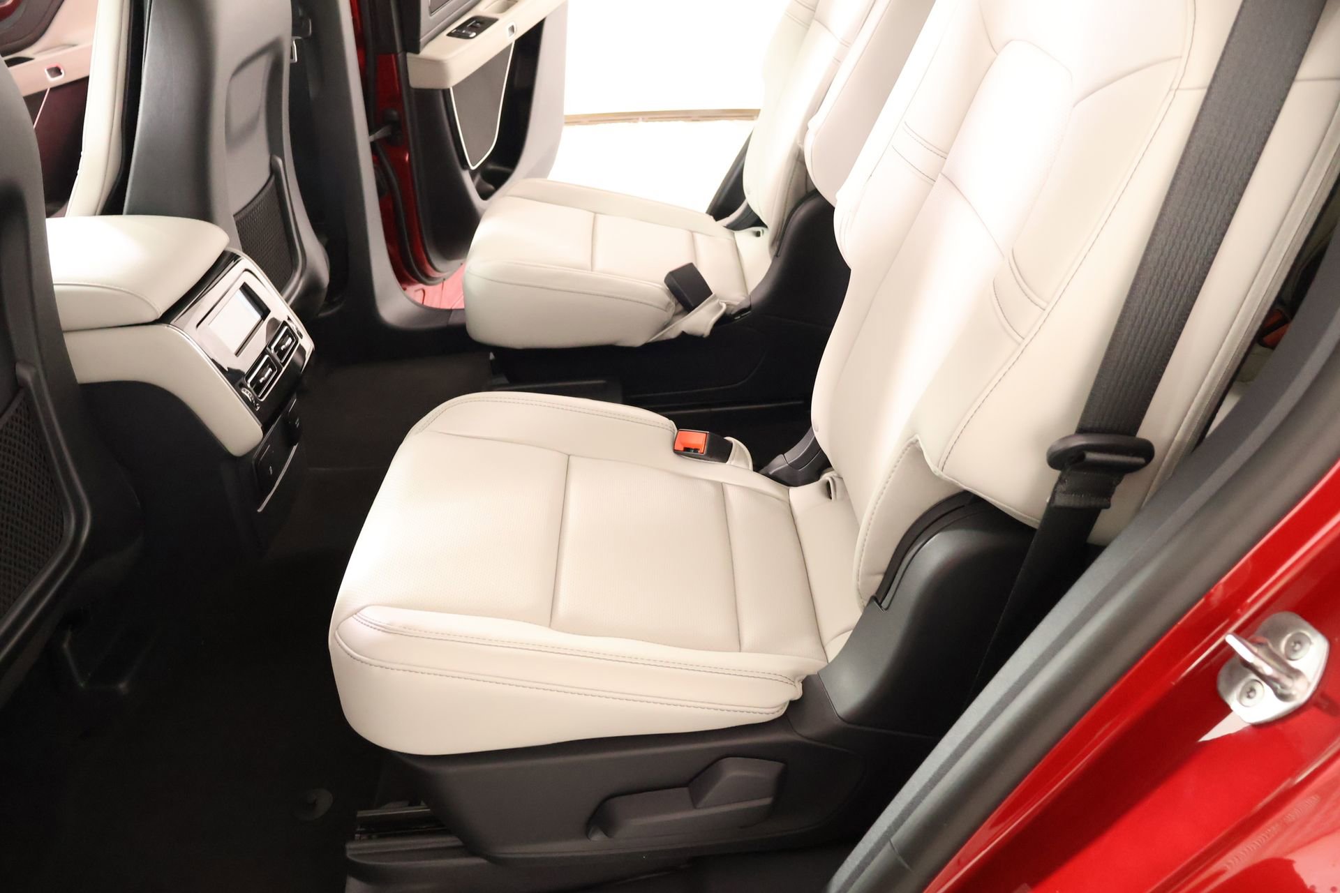 New 2026 Lincoln Aviator AWD image 12