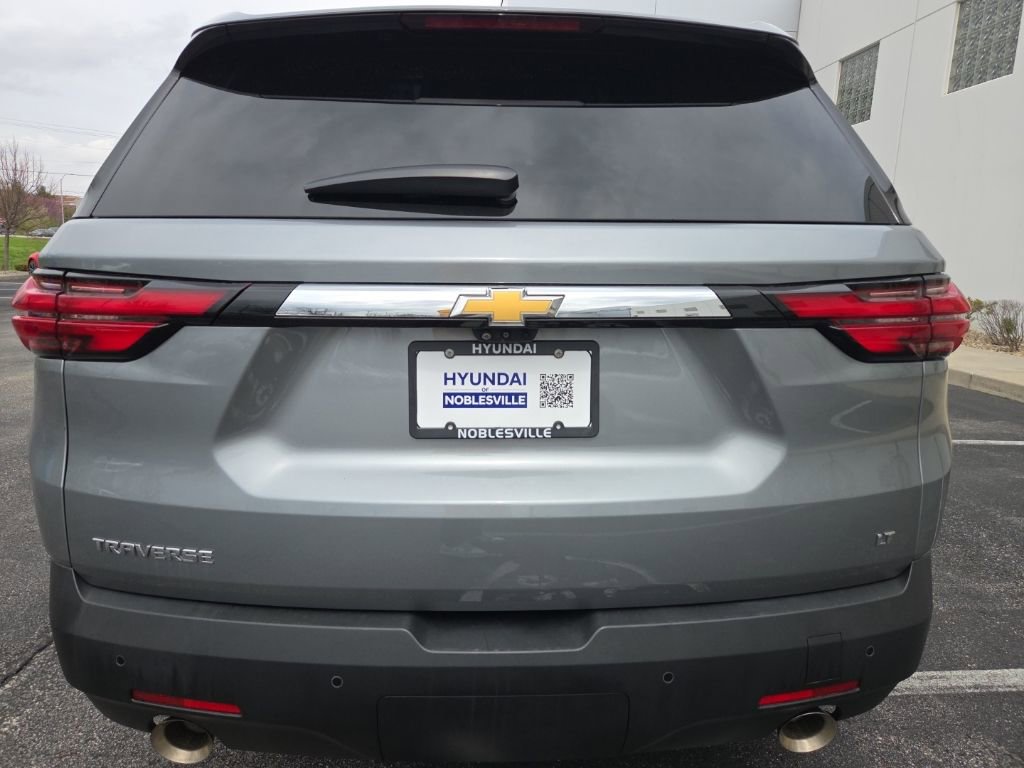 Used 2023 Chevrolet Traverse LT FWD image 7
