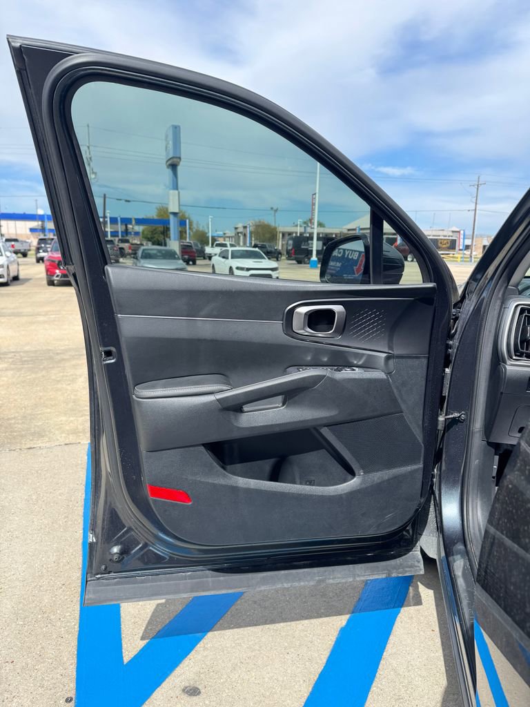 Used 2024 Kia Sorento S w/ Panoramic Sunroof Package image 8