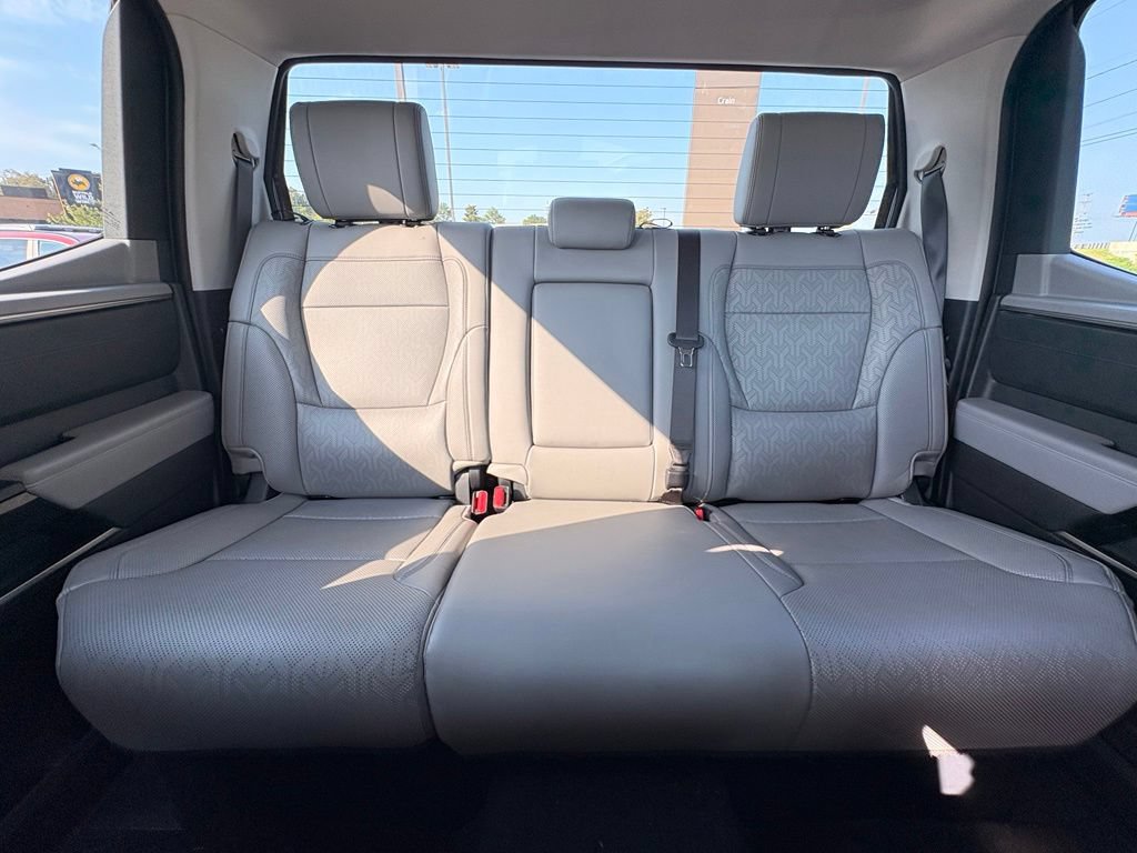 Used 2024 Toyota Tundra Limited AWD/4WD image 28