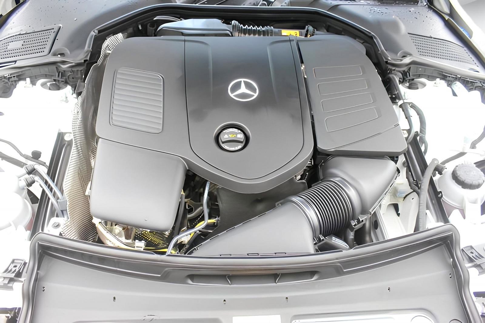 Used 2024 Mercedes-Benz C 300 Sedan image 32