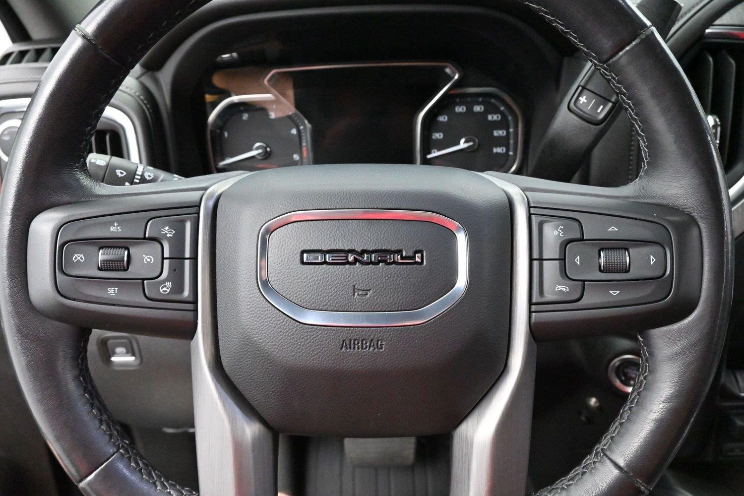 Used 2022 GMC Sierra 3500 Denali w/ Denali Ultimate Package AWD/4WD image 17