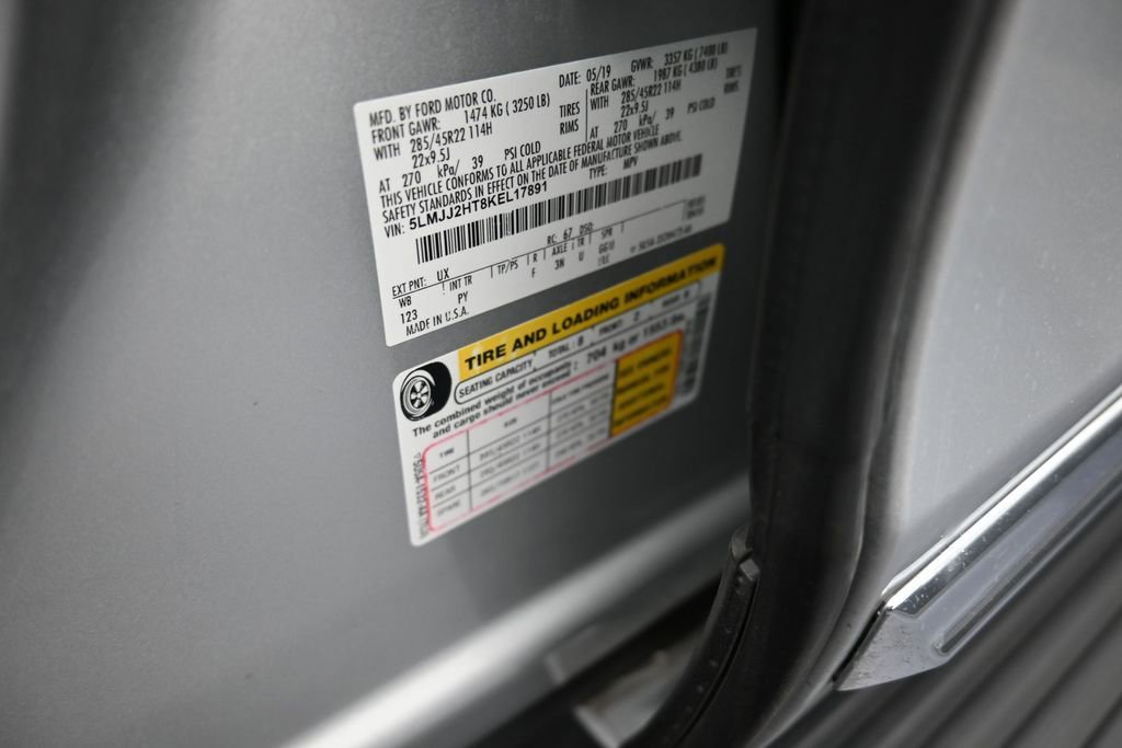Used 2019 Lincoln Navigator Select RWD image 19