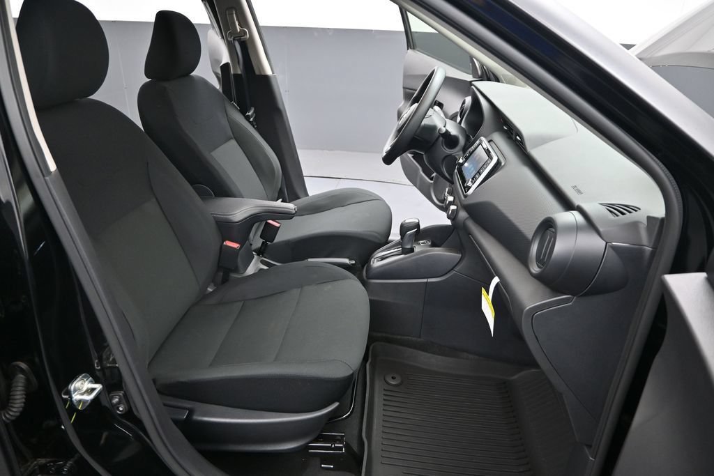 Certified 2025 Nissan Kicks Play S FWD image 28