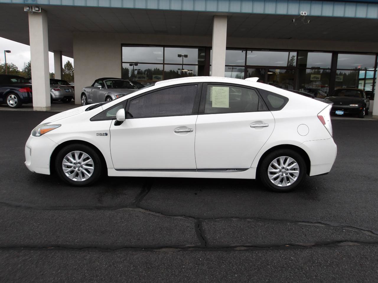 Used 2013 Toyota Prius Prime Plug-In Hybrid FWD image 2
