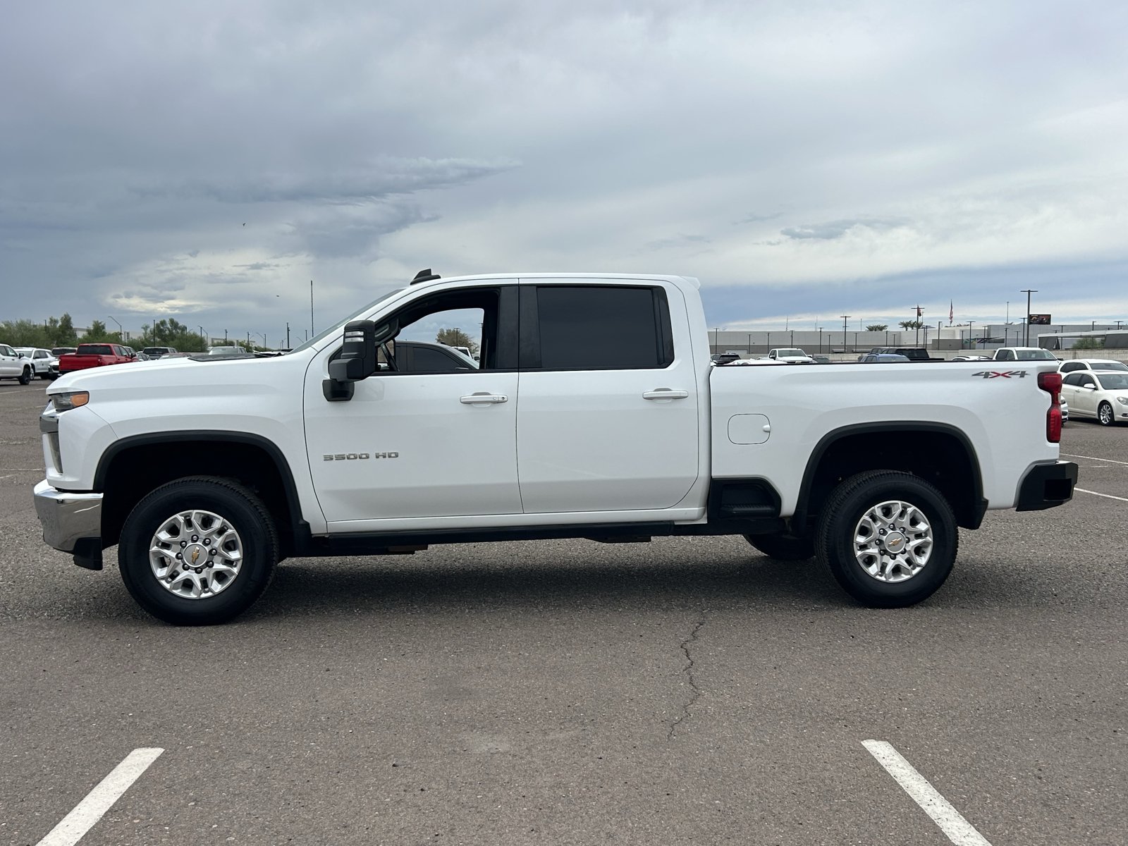 Used 2022 Chevrolet Silverado 3500 LT w/ Convenience Package AWD/4WD image 2
